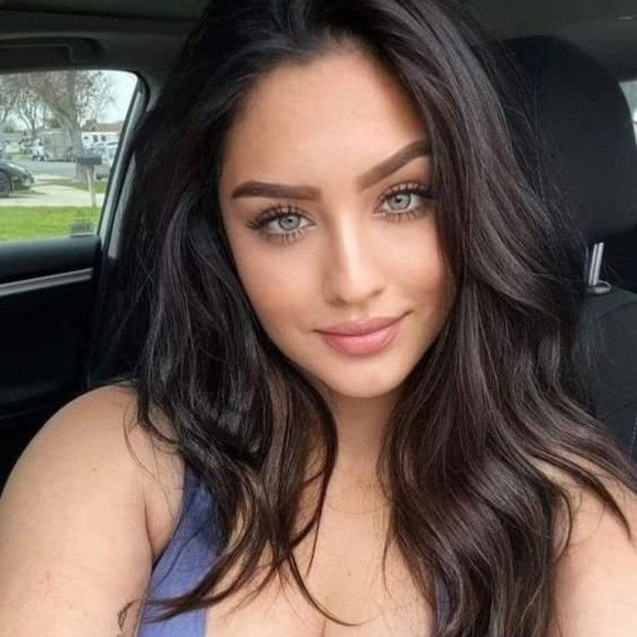 Meet your Posher, Ashleigh - Picture 1 of 1